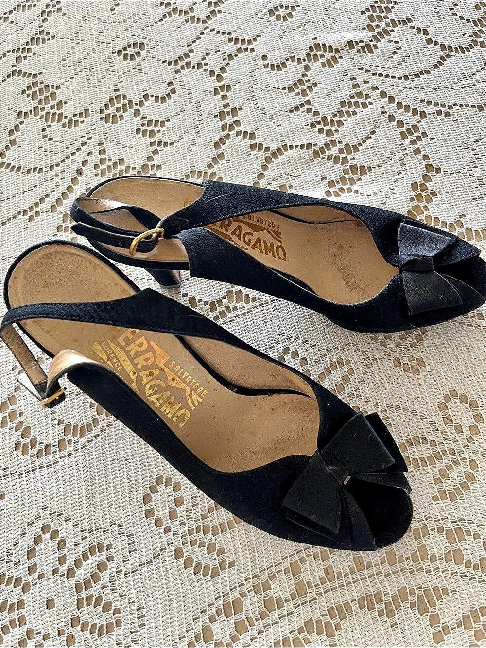 Salvatore Ferragamo Bow Detail Black Heels Size US 6.Black 6B